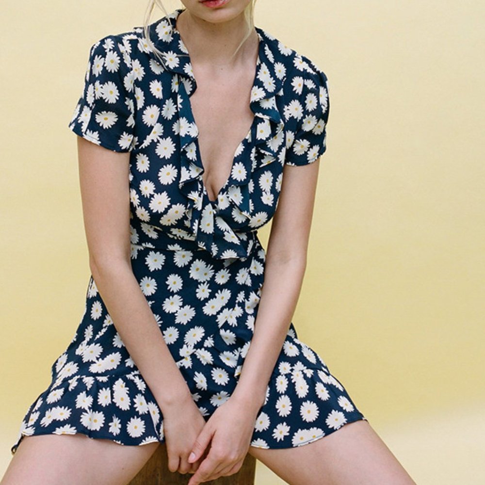 Réalisation Valentina Daisy Short Sleeve Wrap Dress